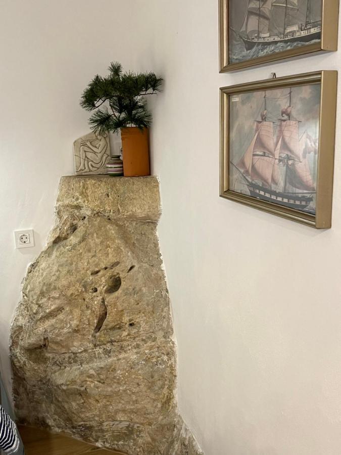 Charming Studio Apartment At House Rustica With Terrace And Nearby Parking Punat Eksteriør billede