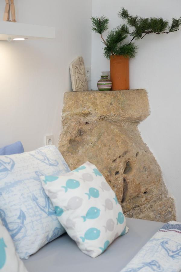 Charming Studio Apartment At House Rustica With Terrace And Nearby Parking Punat Eksteriør billede