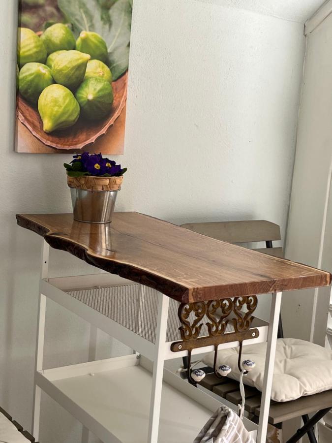 Charming Studio Apartment At House Rustica With Terrace And Nearby Parking Punat Eksteriør billede